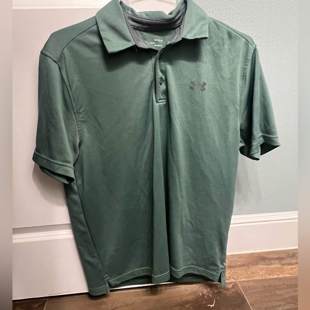 Green Under Armour polo, size L